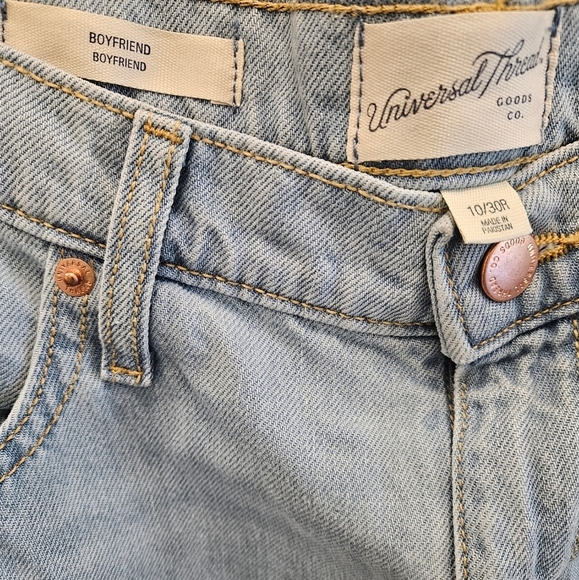 Universal Thread Denim Boyfriend Distressed Jeans Cotton NEW - Picture 3 of 6